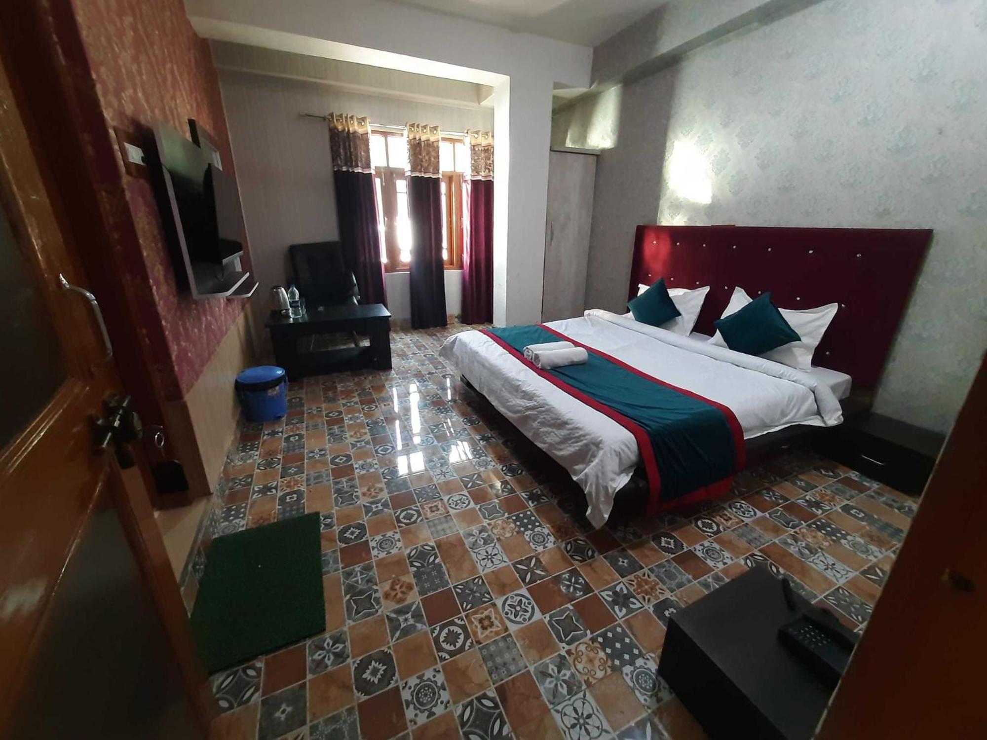Hotel O Graceland Srīnagar 外观 照片